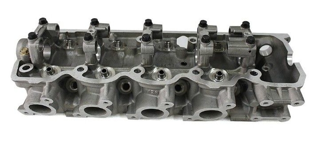 Engine Cylinder Head For MITSUBISHI 4G54 MD311828 Gasoline 8V / 4CYL